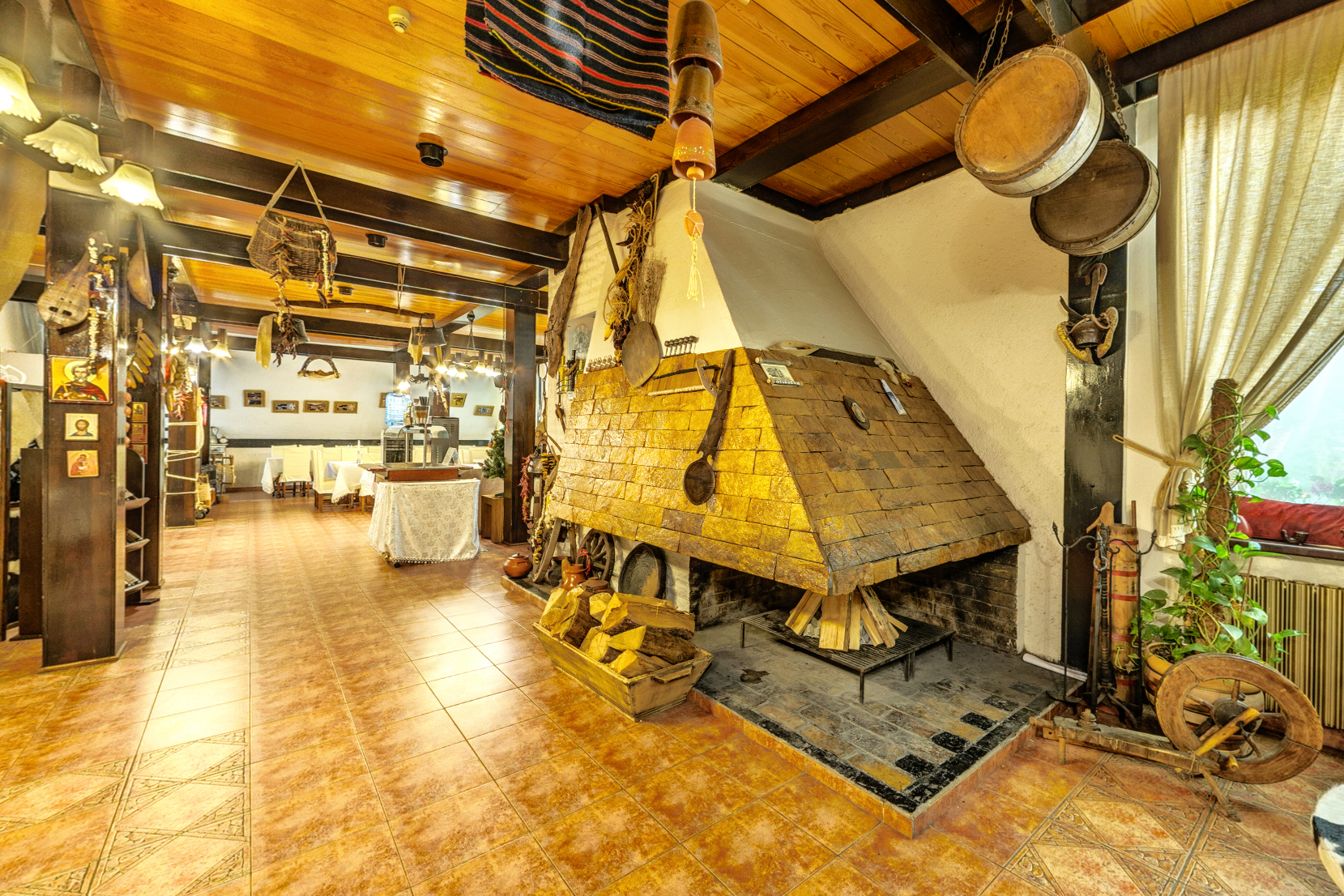 Breza Borovets-Kamin.jpg