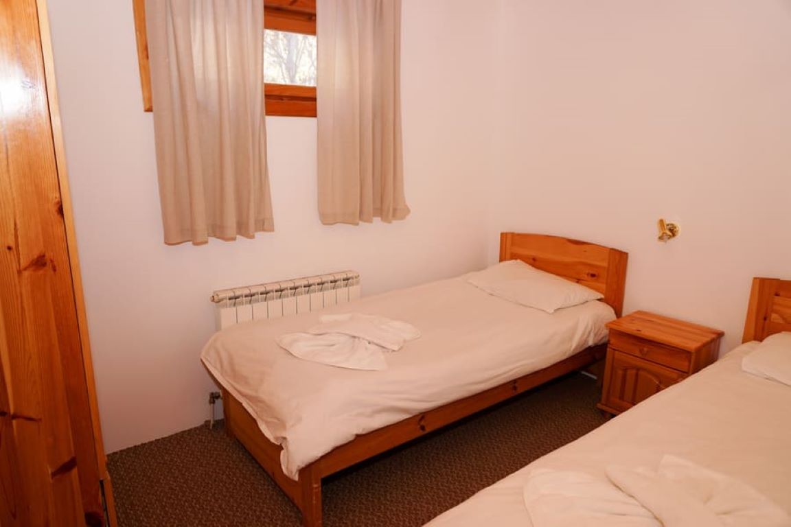 Iglika Borovets Hotel & Villas-Vila spavaca soba.jpg