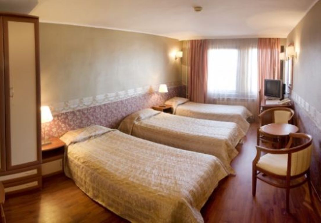 Hotel Aneli Bansko-Trokrevetna soba.jpg