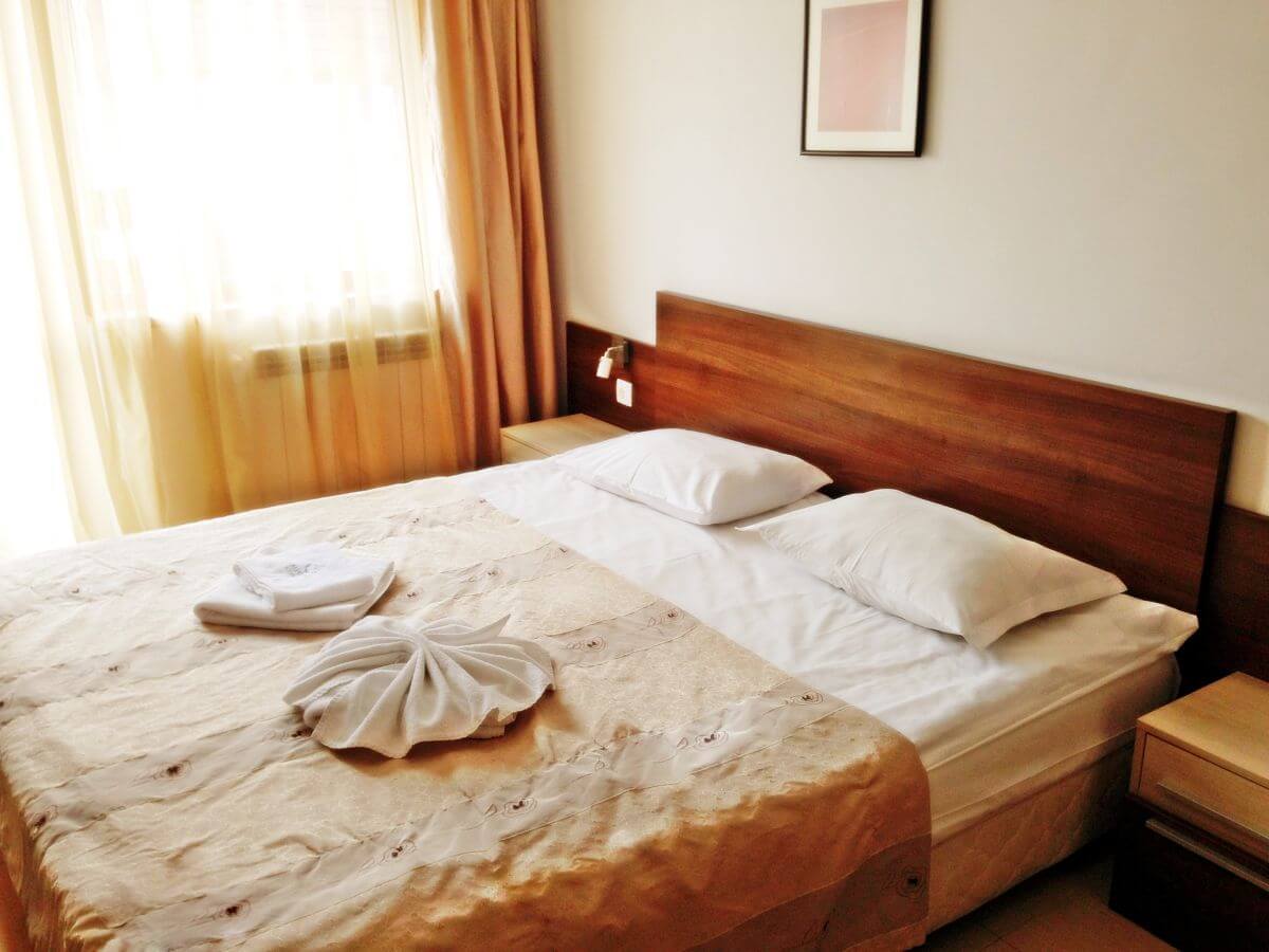 Belvedere Holiday Club - One room apartment - francuski ležaj.jpg