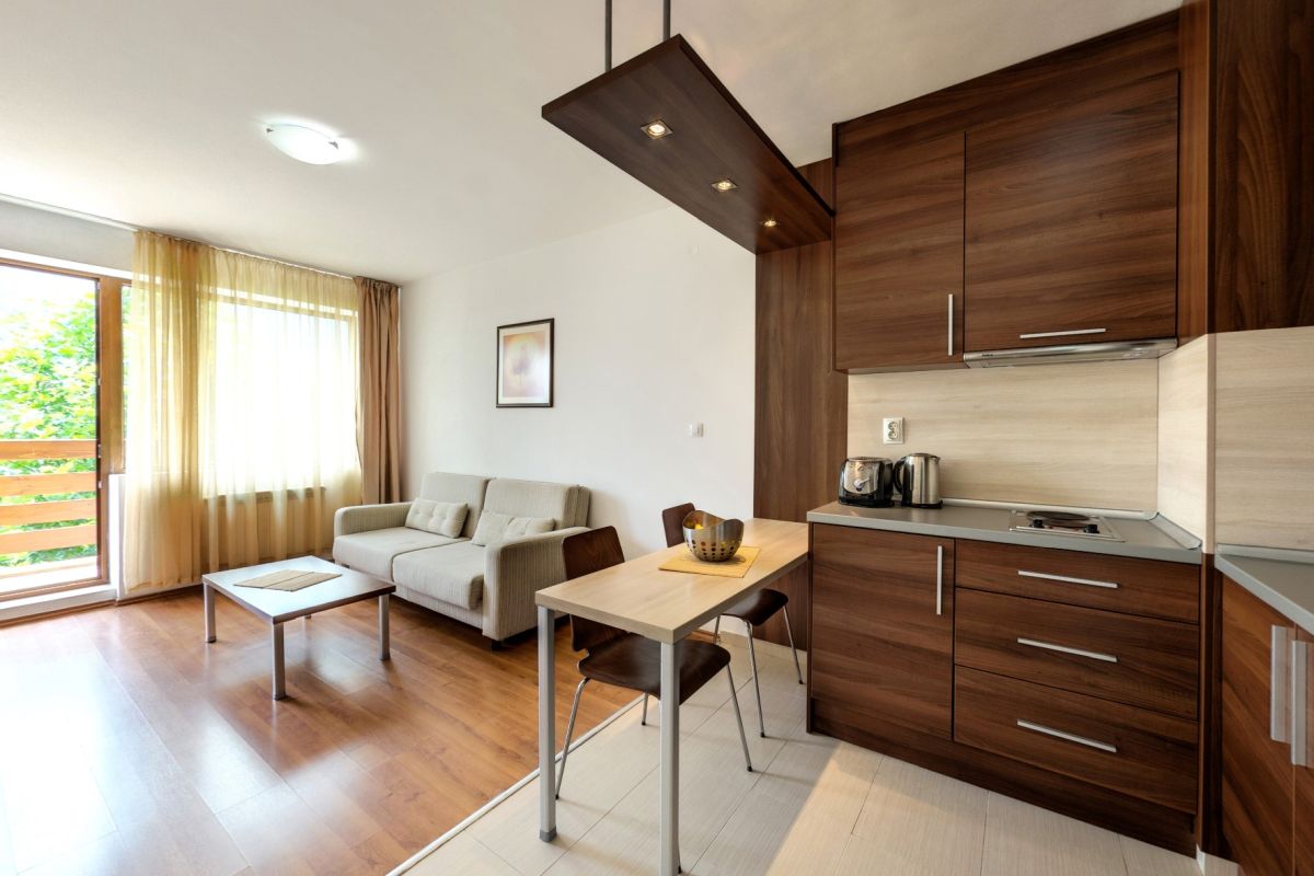 Belvedere Holiday Club - two bedroom apartment - kuhinja.jpg