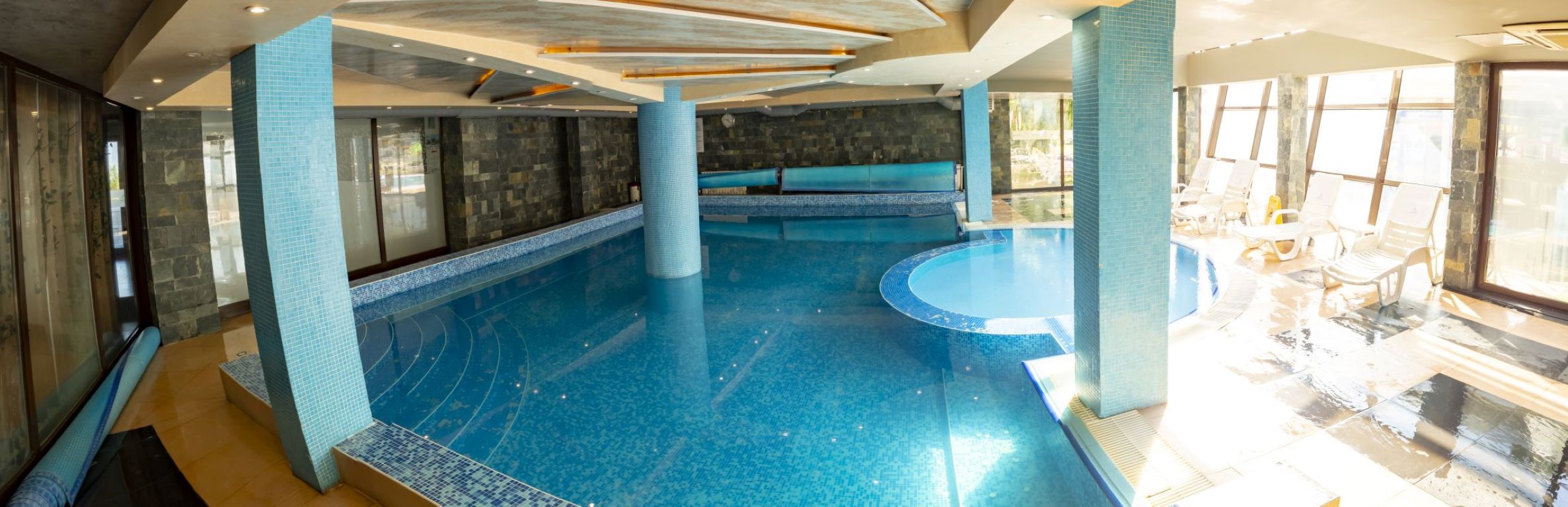 Hotel Belvedere Holiday CLub-Unutrasnji bazen.jpg