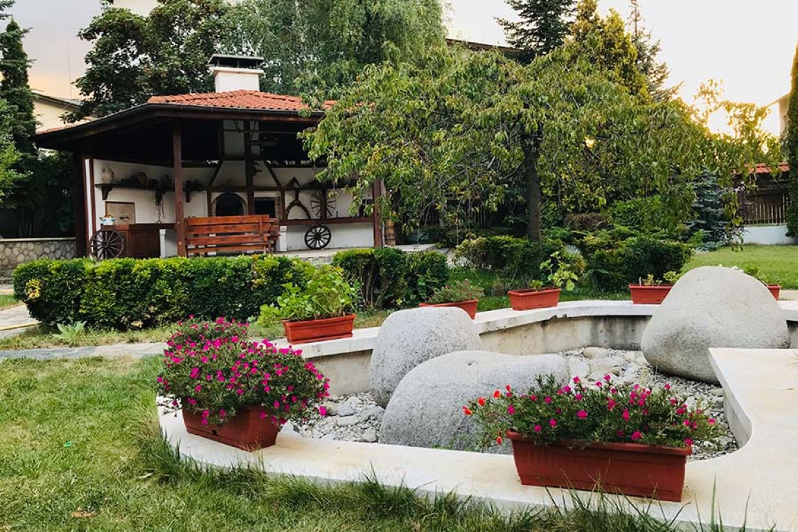 Evelina Palace-Roštilj.jpg