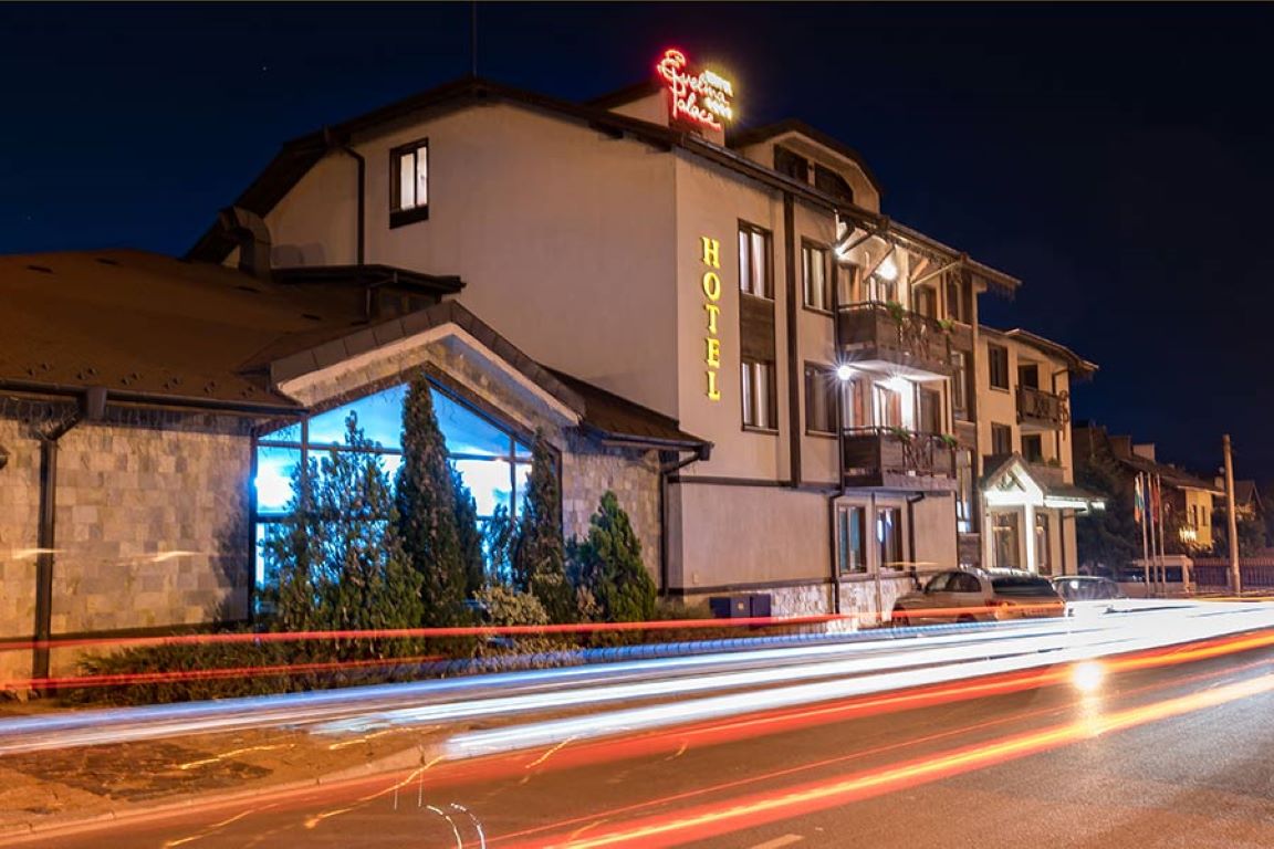 Hotel Evelina Palace-Izgled nocu.jpg