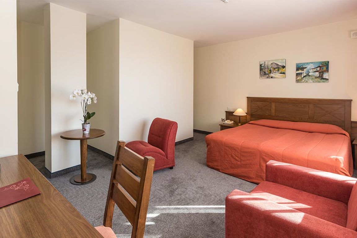 Hotel Evelina Palace-Standardna soba.jpg