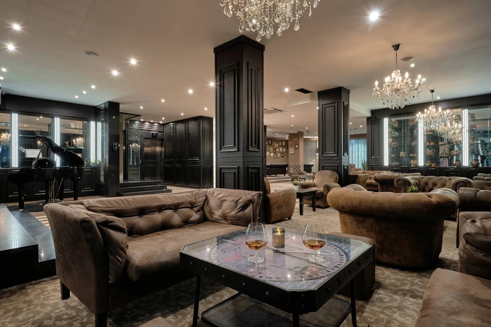 Grand Hotel Bansko-Lobby.jpg
