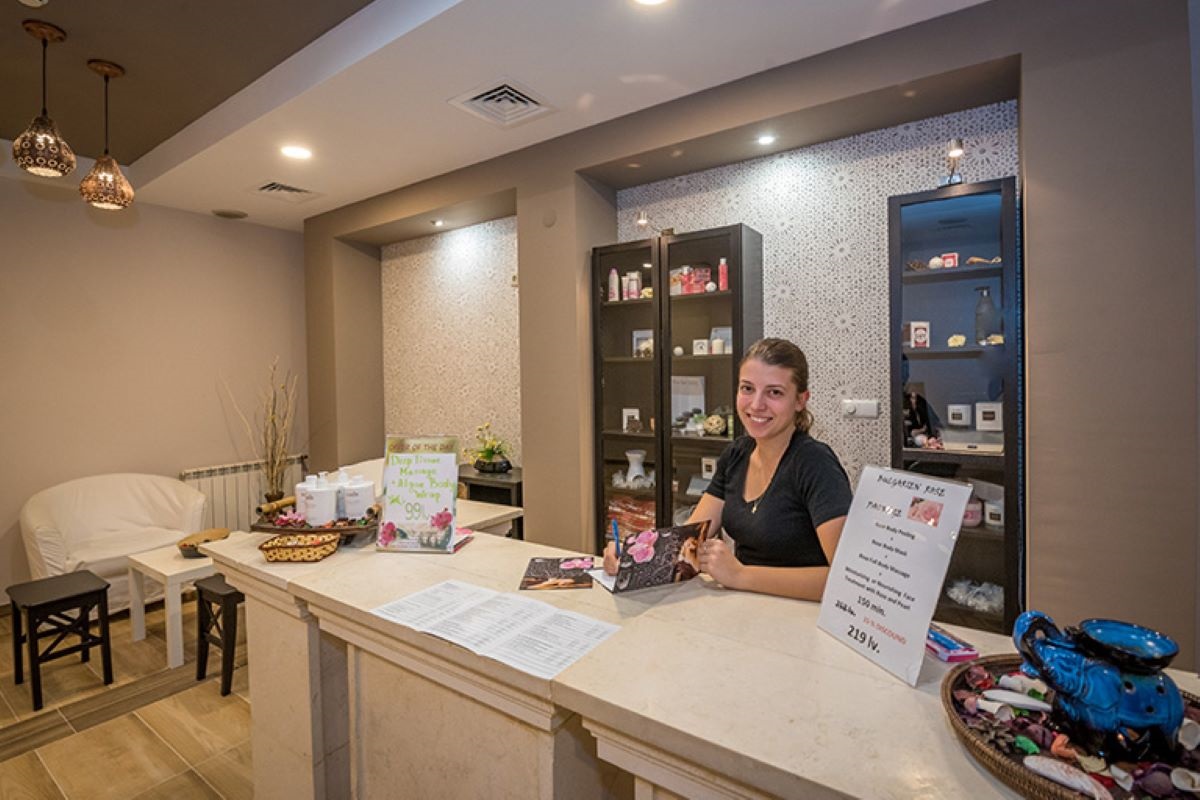 Hotel Lion Bansko - spa - recepcija spa centra.jpg