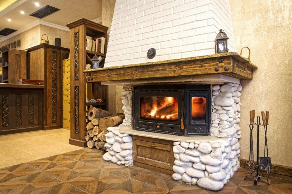 Hotel Maria Antoaneta Residence-Kamin.jpg