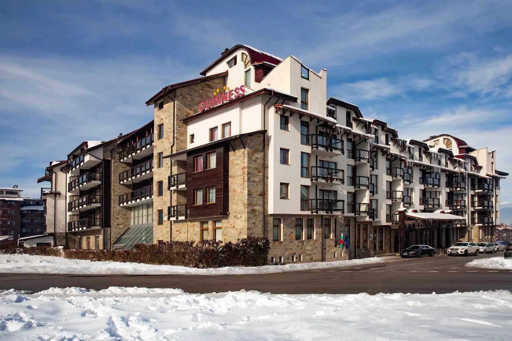 MPM Guinness Hotel-Pogled na hotel.jpg