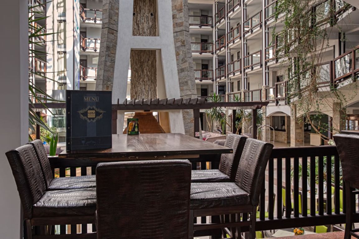 MPM Hotel Guinness-Lobby bar.jpg