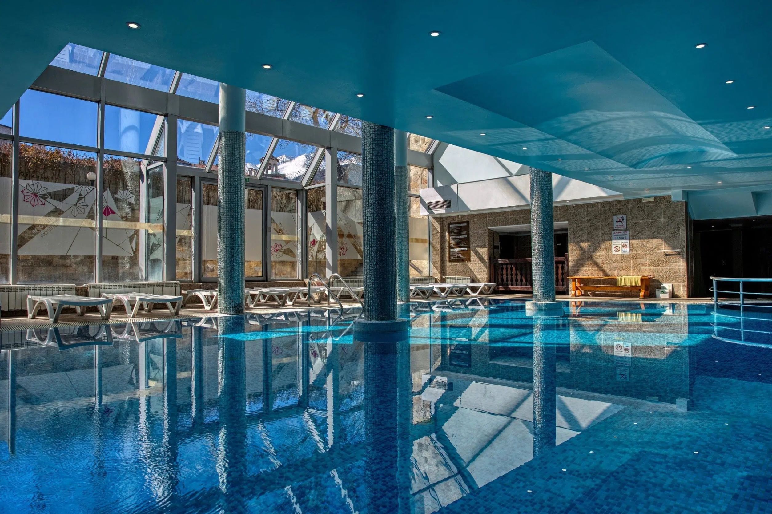 MPM Hotel Guinness-Unutrasnji bazen.jpg