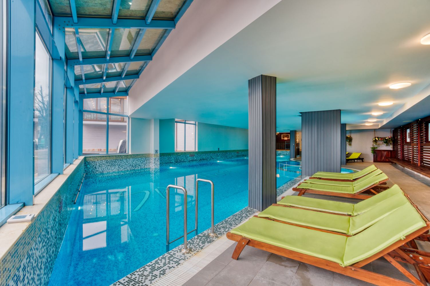 MPM Hotel Sport-Unutrasnji bazen.jpg