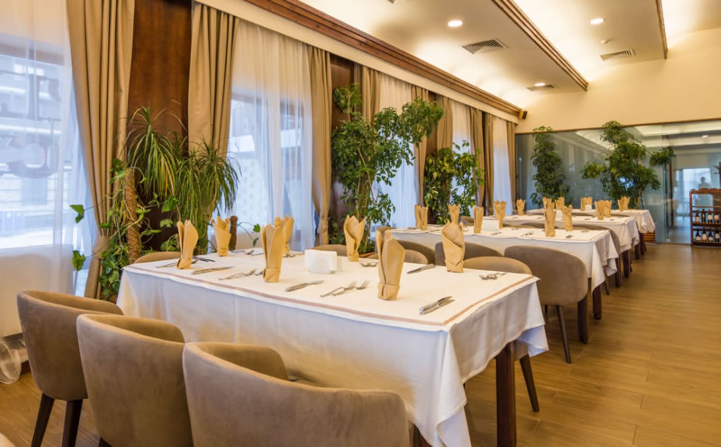Platinum Hotel & Casino - restoran.jpg