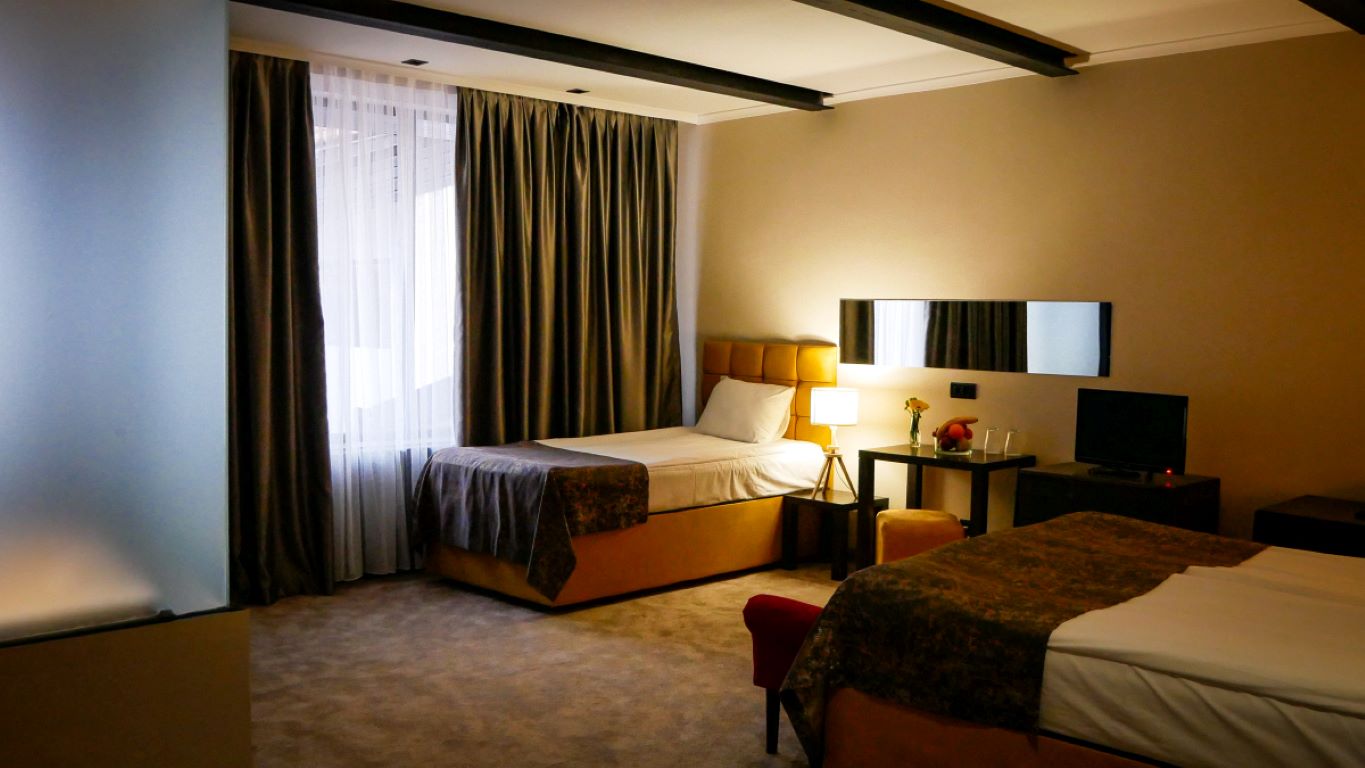 Hotel Riverside-Family room 3 pax.jpg