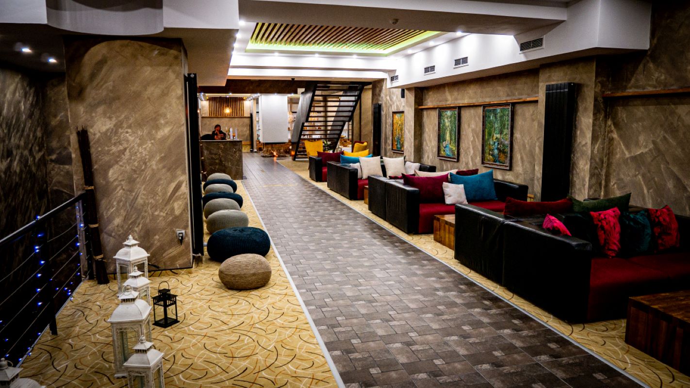 Hotel Riverside-Lobby.jpg