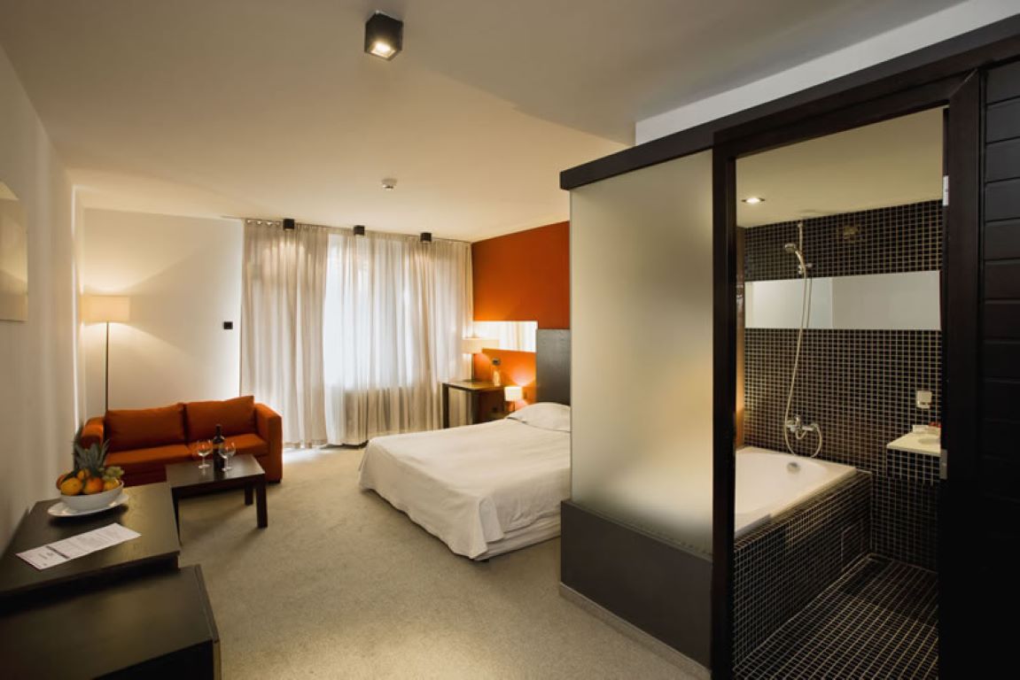 Hotel Riverside-Triple room.jpg