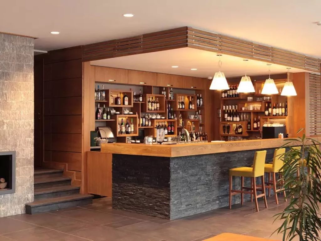 Hotel Ruskovets Resort-Lobby bar.jpg