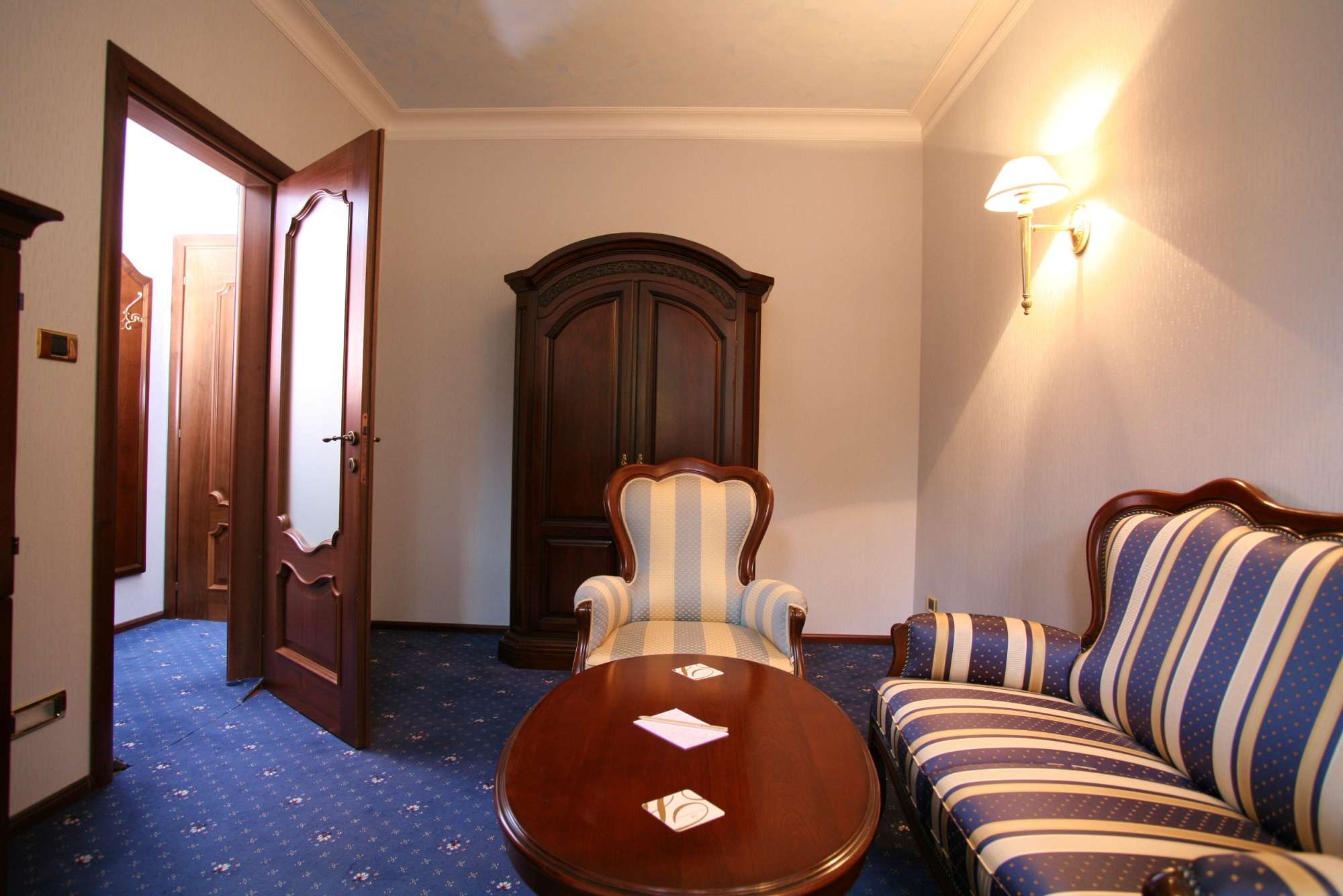 Festa Winter Palace-Junior suite.jpg