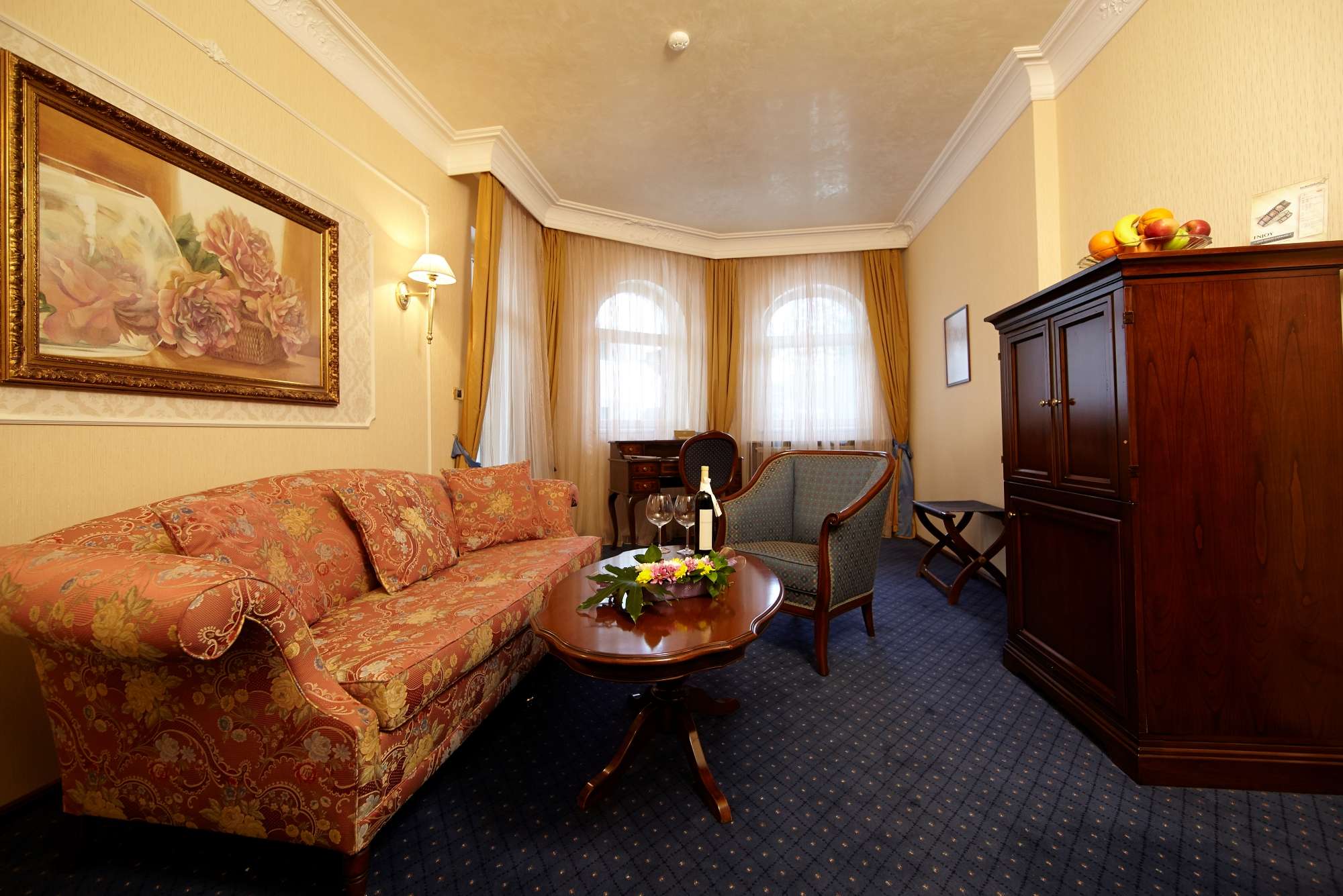 Hotel Festa Winter Palace Borovets-Spa suite.jpg
