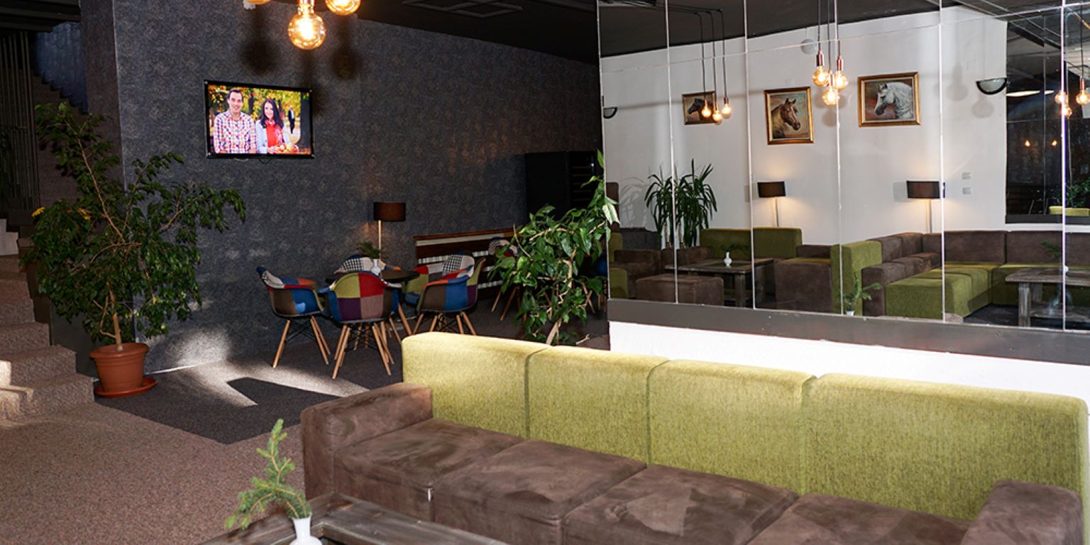 Bor Hotel Borovets-Lobby.jpg