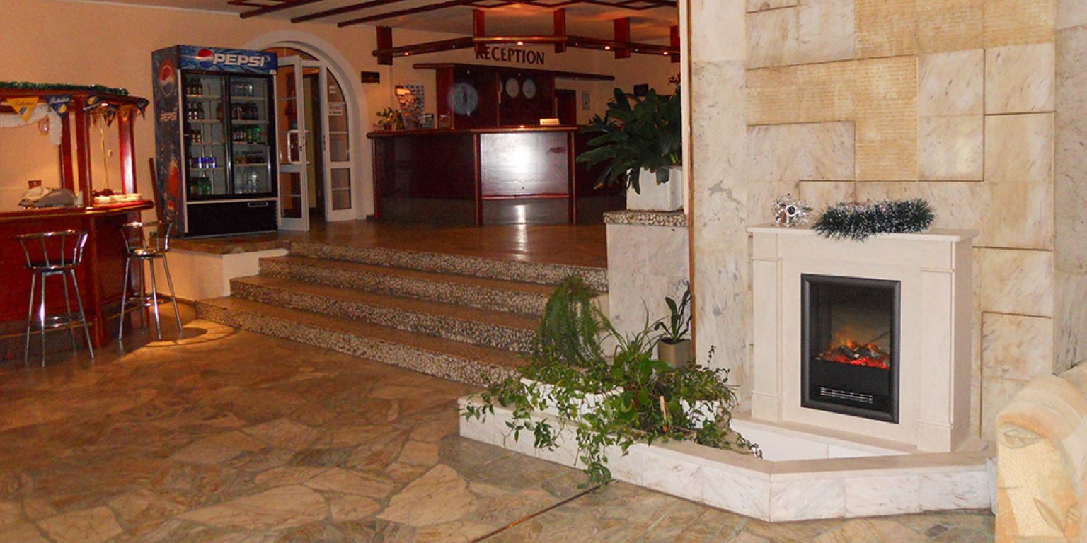 Bor Hotel-Recepcija.jpg
