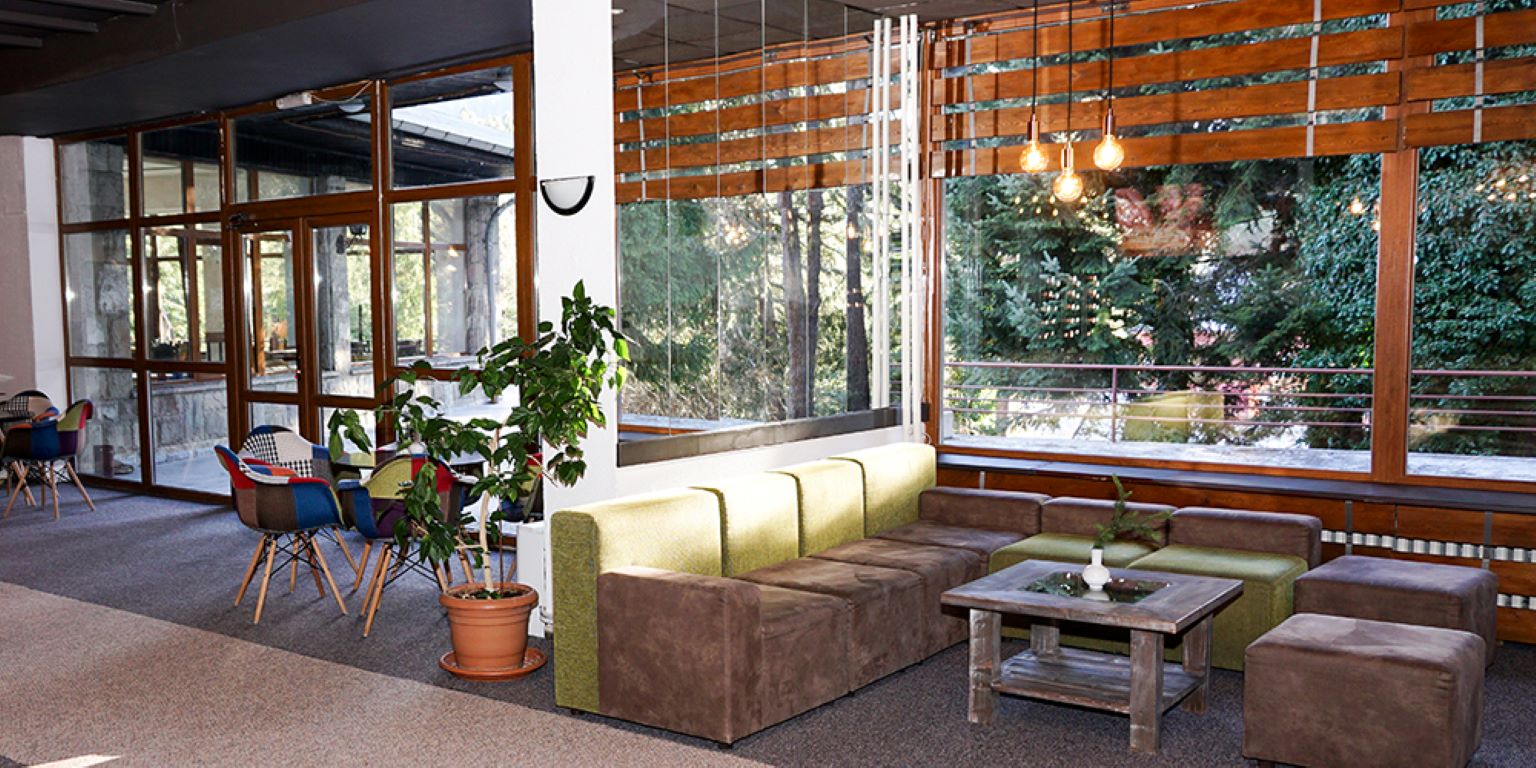 Hotel Bor Borovets-Lobby.jpg