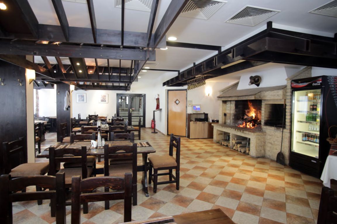 Finlandia Hotel Pamporovo-Restoran.jpg