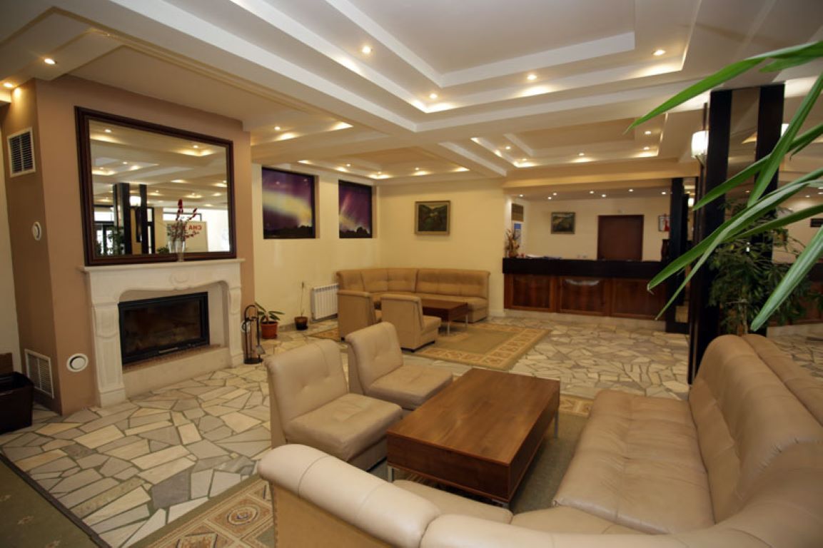 Finlandia Pamporovo-Lobby.jpg