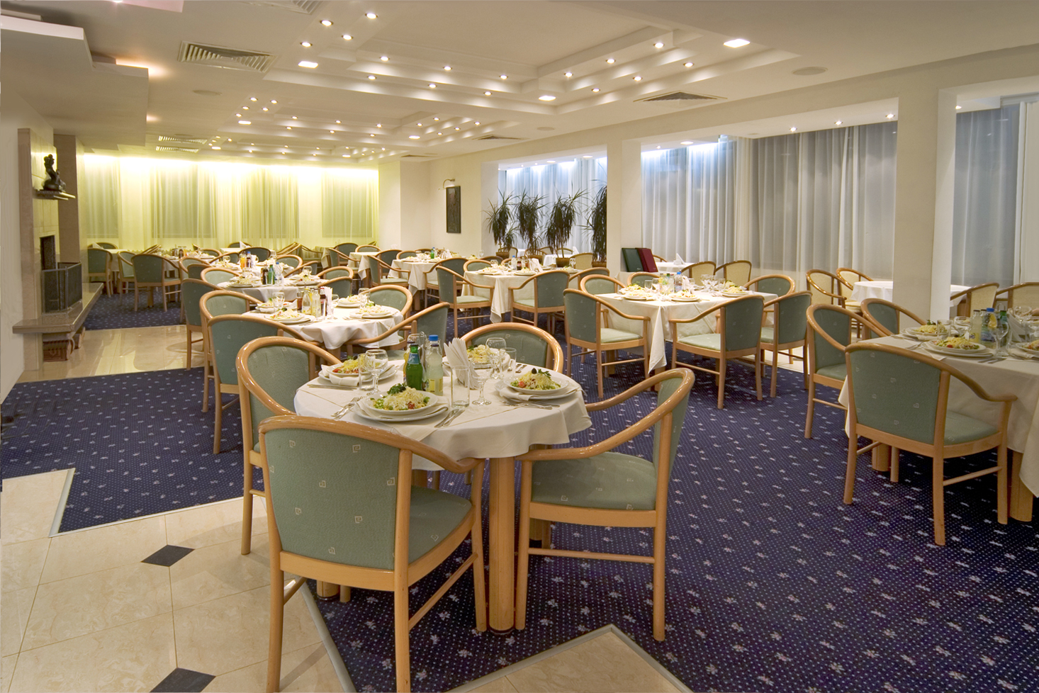 Hotel FInlandia-Restoran.jpg