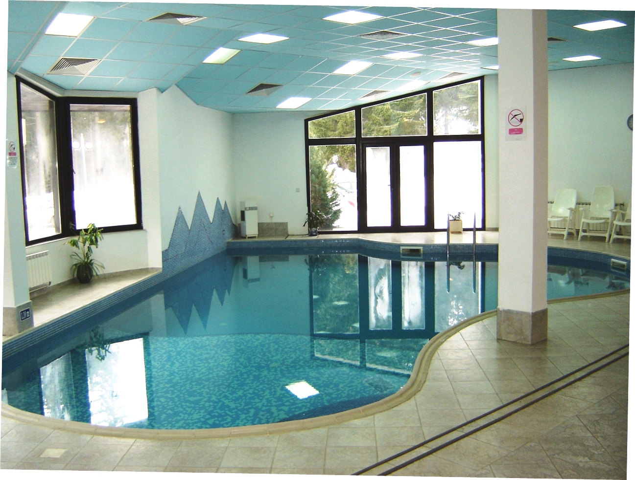 Hotel Finlandia-Unutrasnji bazen.JPG