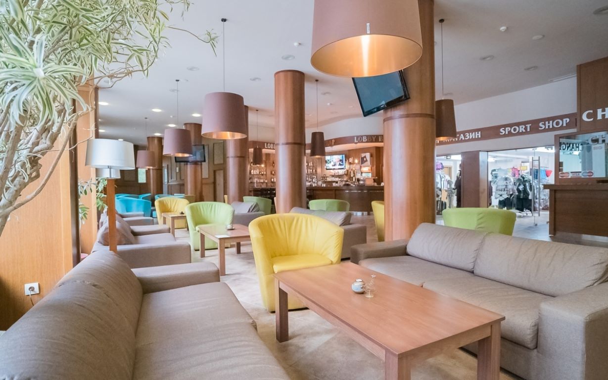 Orpheus Hotel Pamporovo-Foaje.jpg