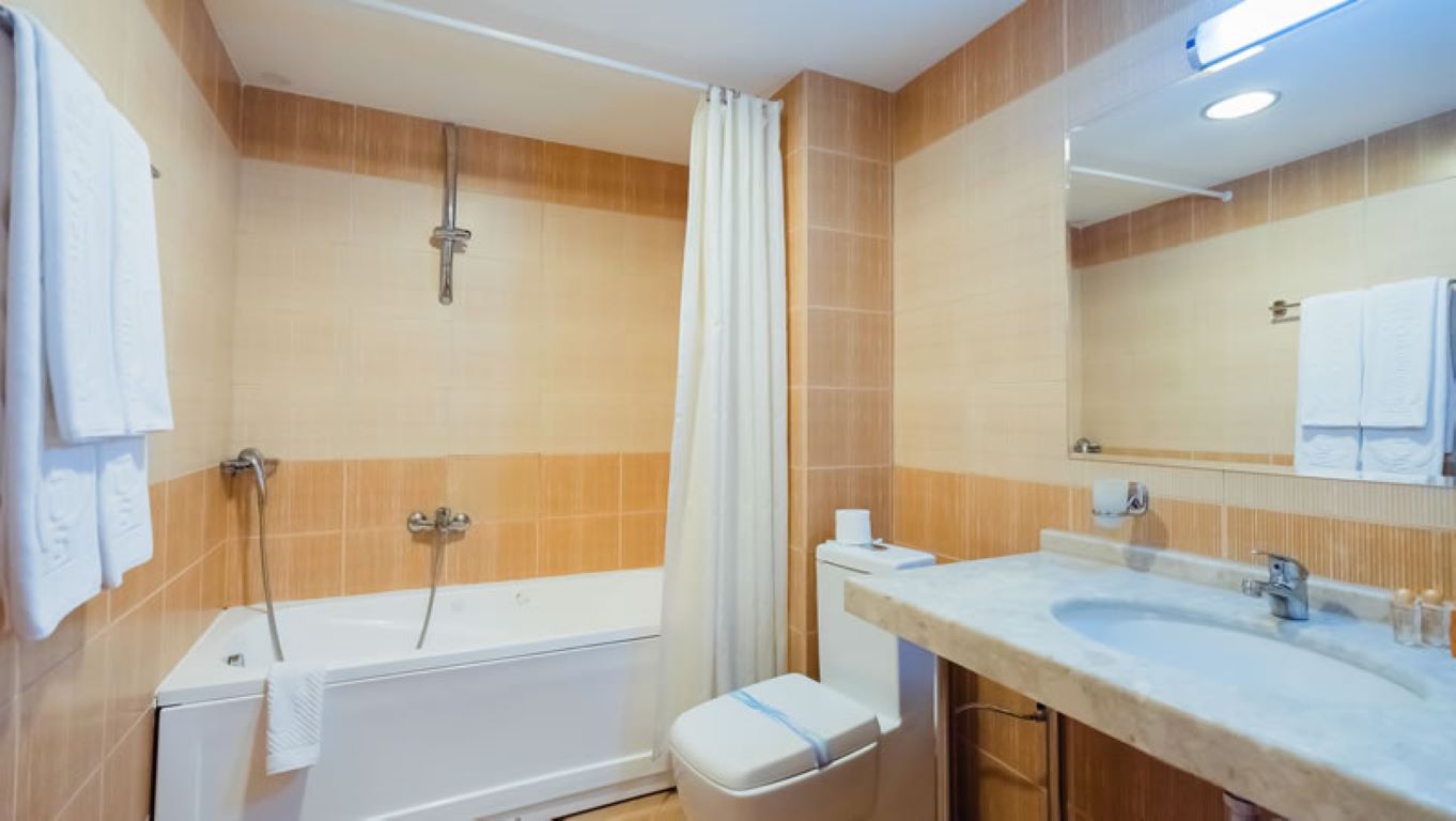 Orpheus Hotel Pamporovo-Kupatilo.jpg