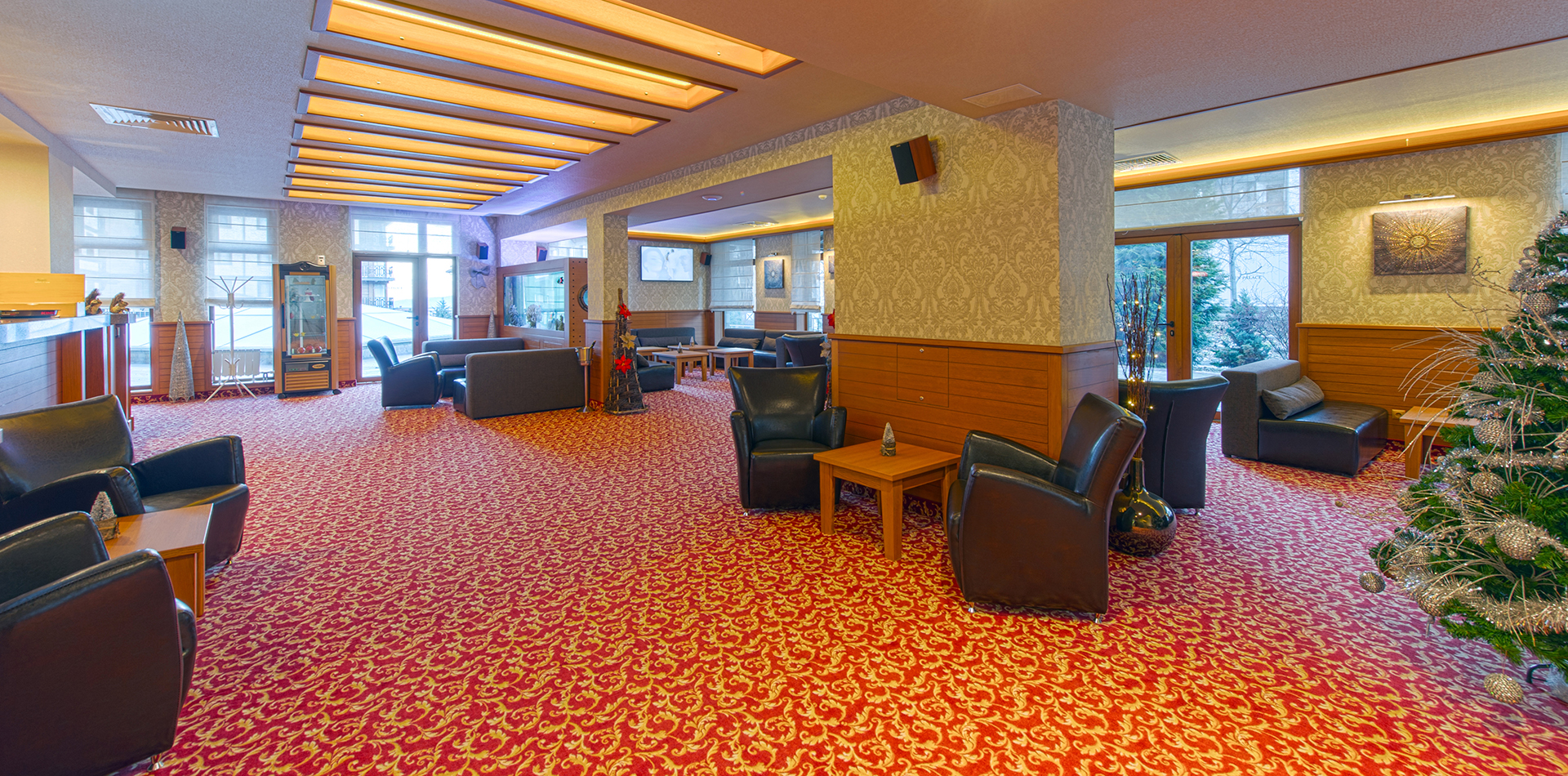 Vihren Palace Hotel-Lobby.jpg