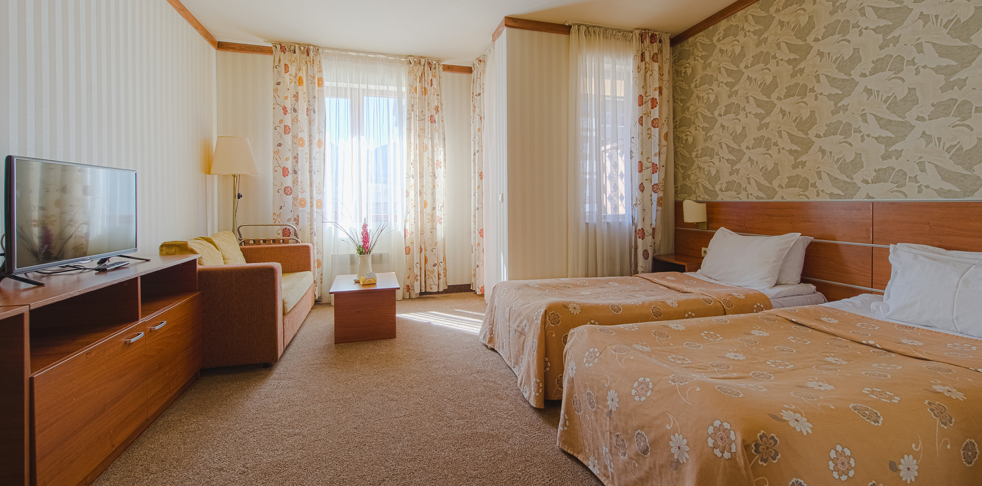 Vihren Palace-Studio.jpg
