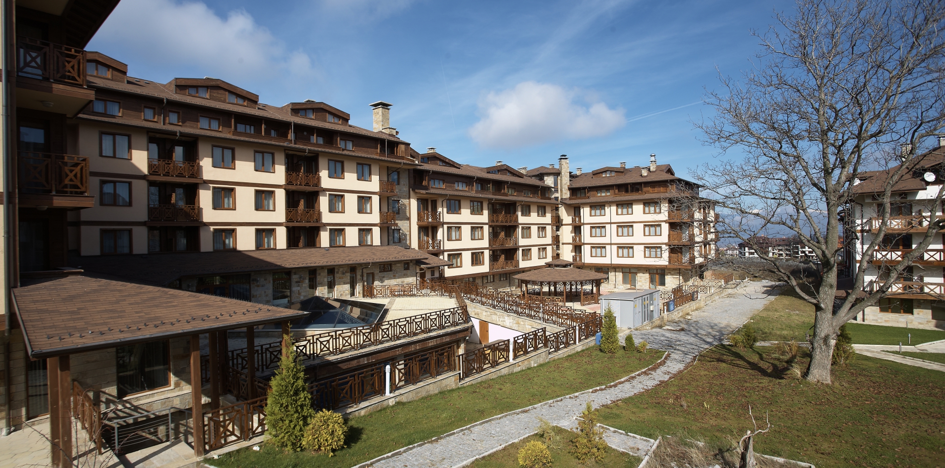 Vihren palace Hotel-Zgrada hotela.jpg