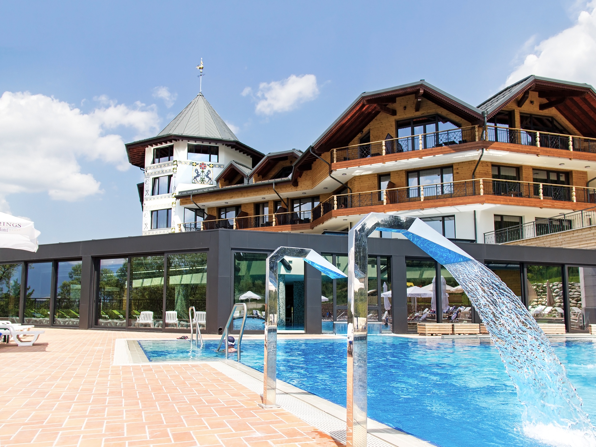 Hot Springs Medicine & Spa-Spoljasnji bazen.jpg