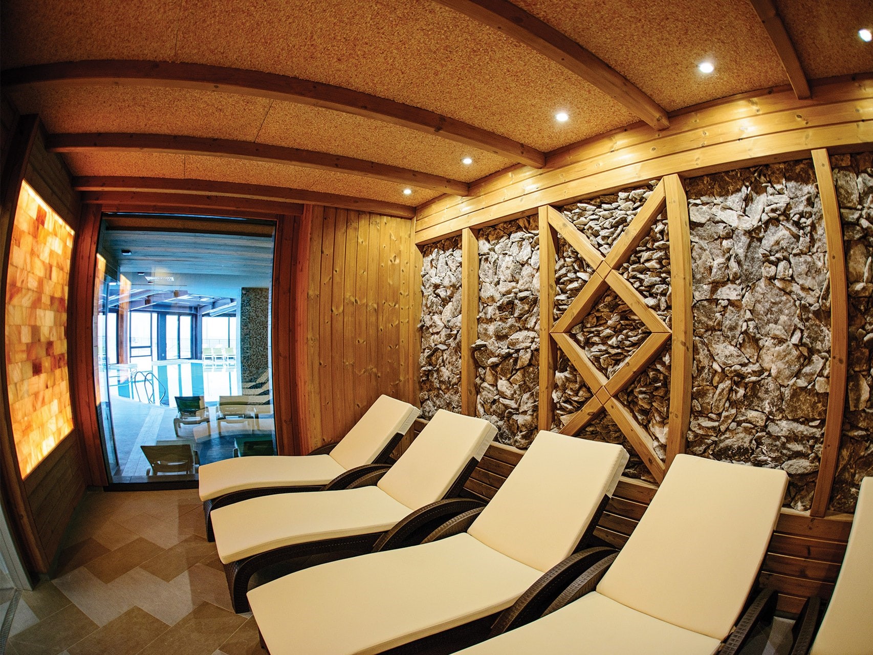 Hotel Hot Springs Medical & Spa-Slana soba.jpg