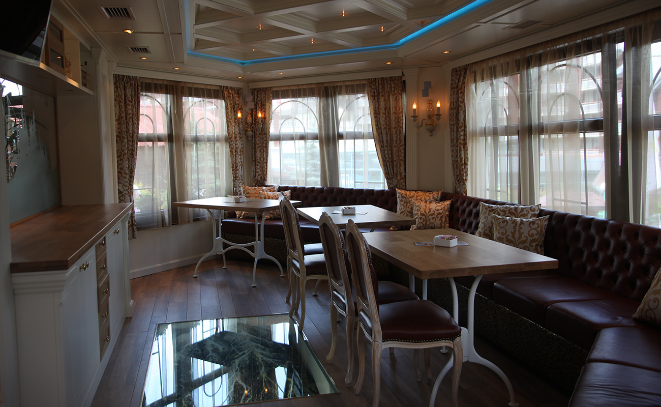 Hotel Alpin Borovets-Bar.jpg