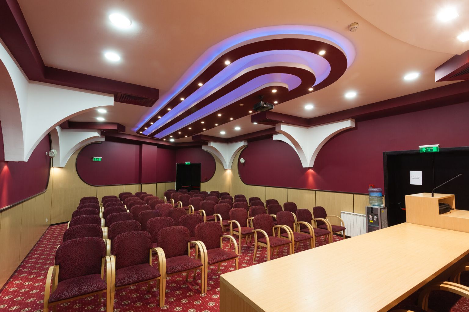 Borovets Hills-Sala za konferencije.jpg