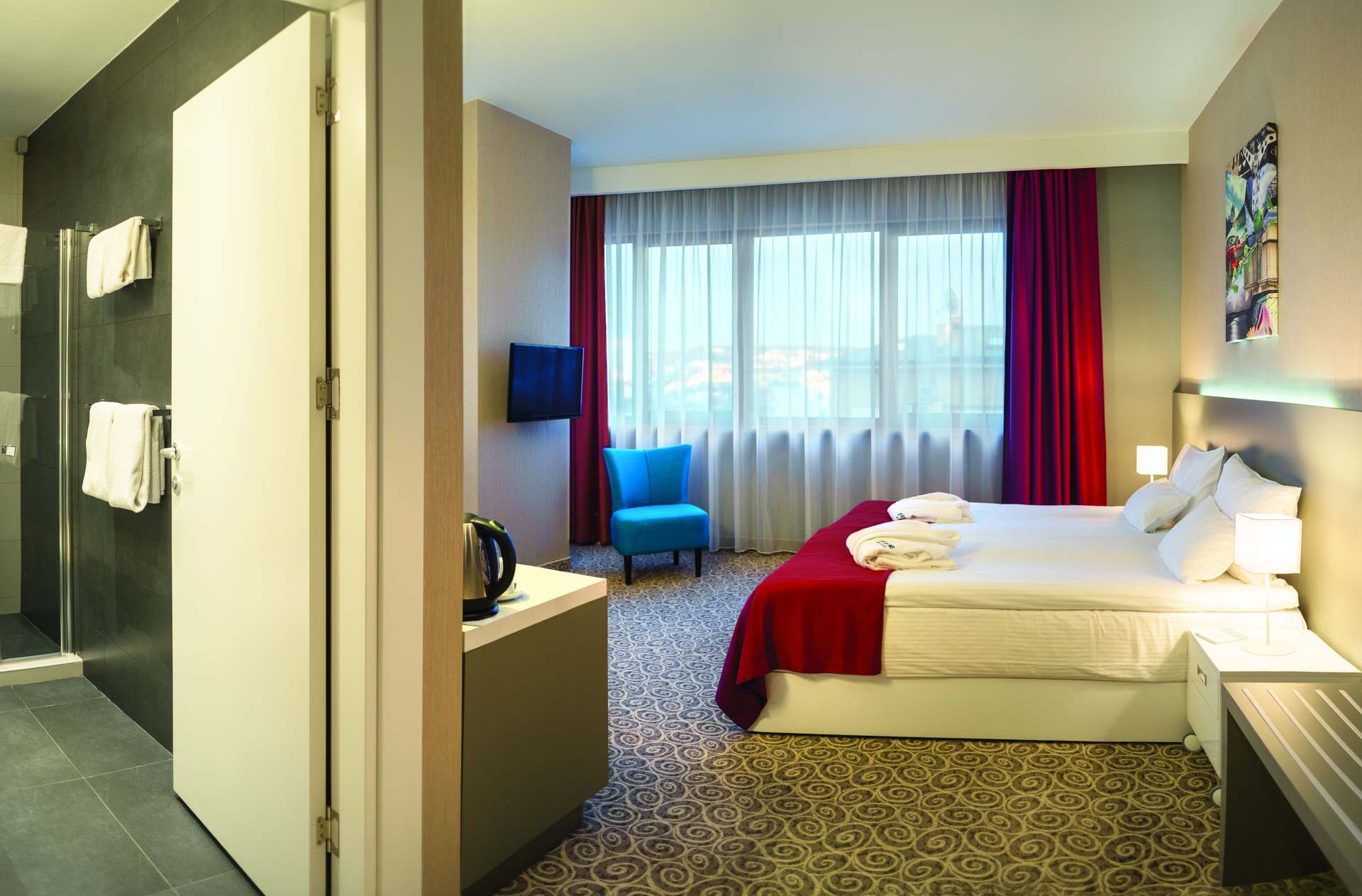 88 Rooms Hotel - pogled na spavaću sobu.jpg