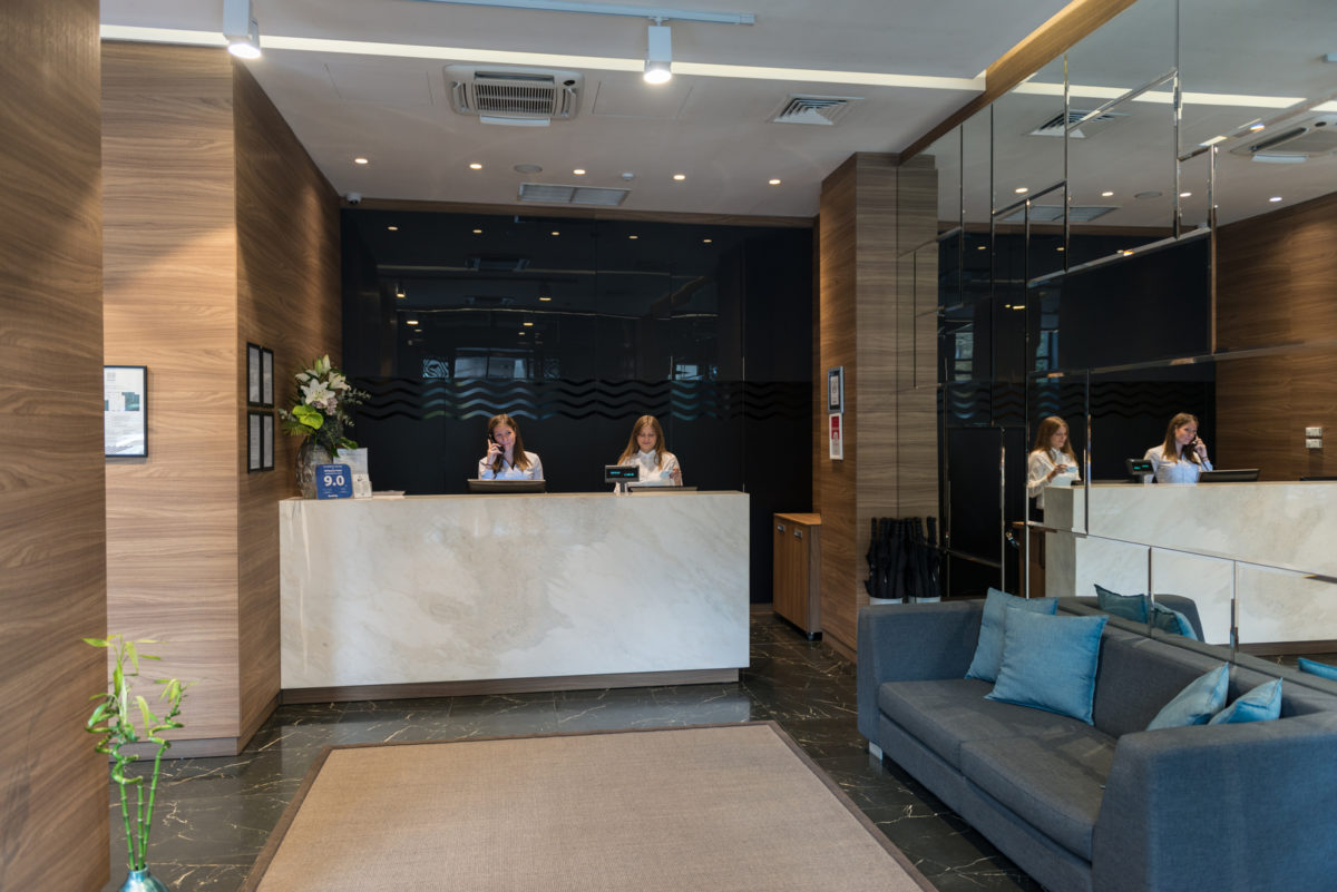 88 Rooms Hotel - recepcija.jpg