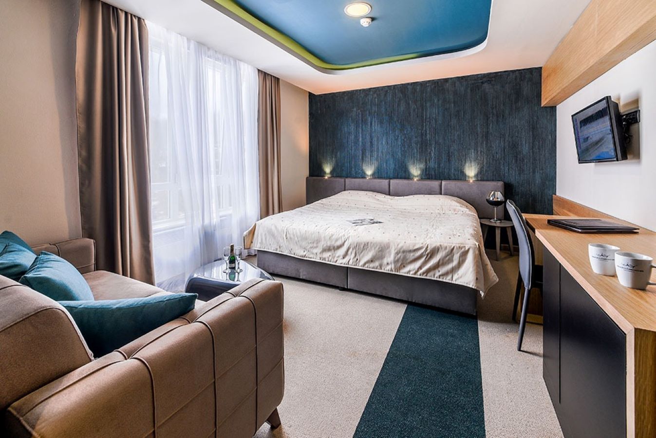 Kraljevi Čardaci - Standard double room - pogled na sobu.jpg