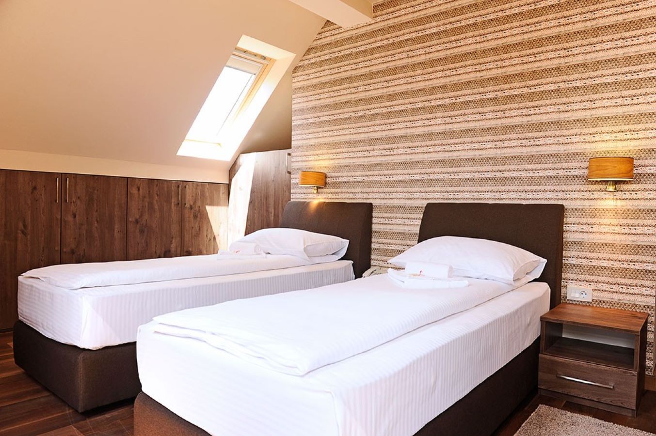 Kraljevi Čardaci - Standard twin room - ležajevi.jpg