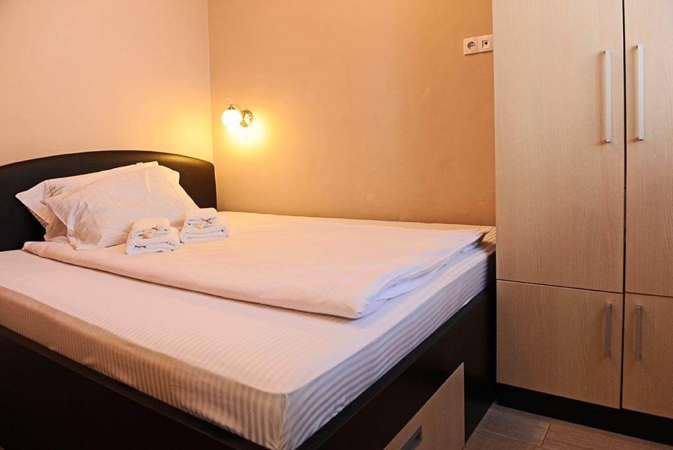Kraljevi Čardaci - Studio - Francuski ležaj.jpg