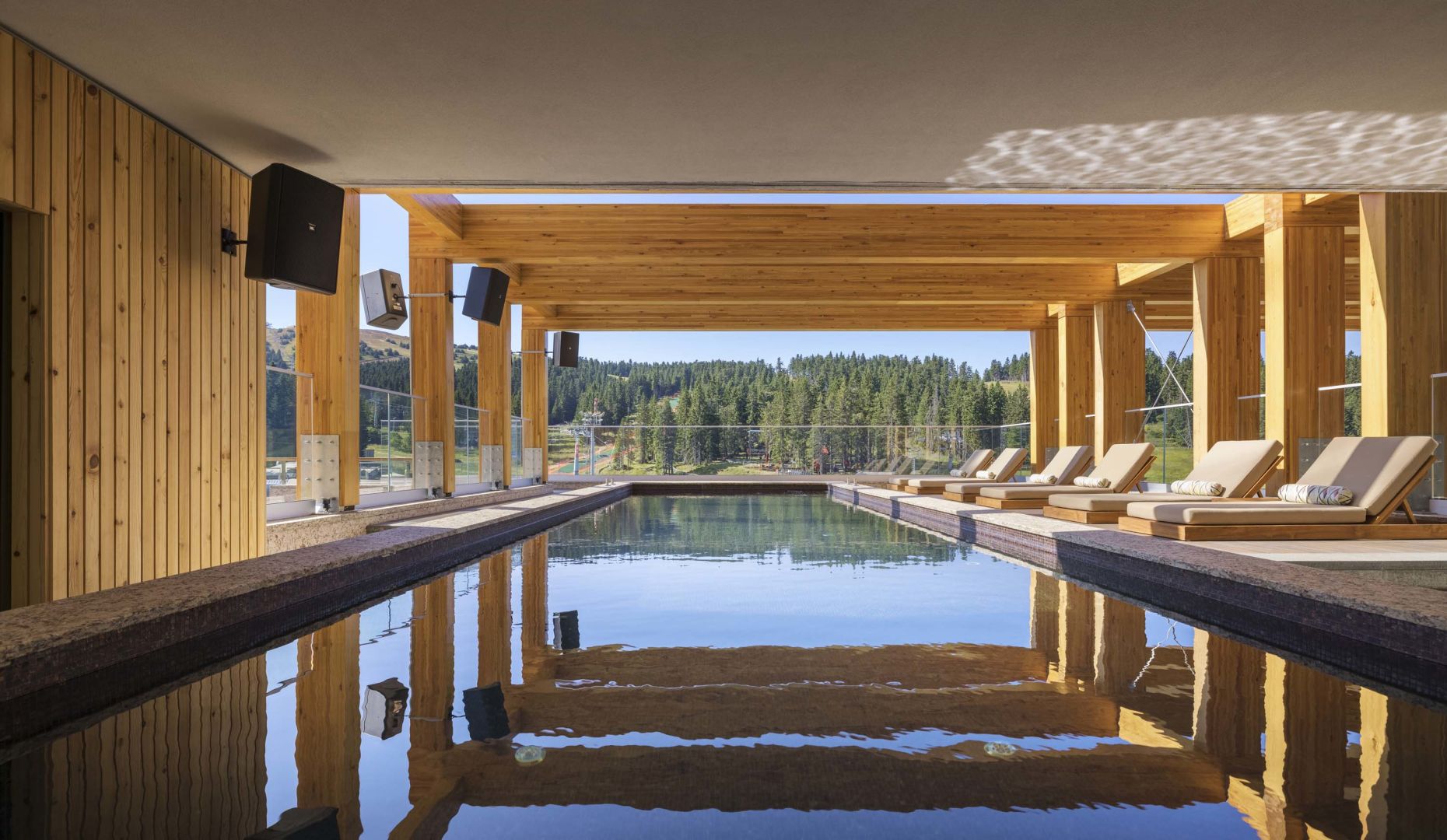 Viceroy Kopanik Hotel-Unutrasnji bazen.jpg