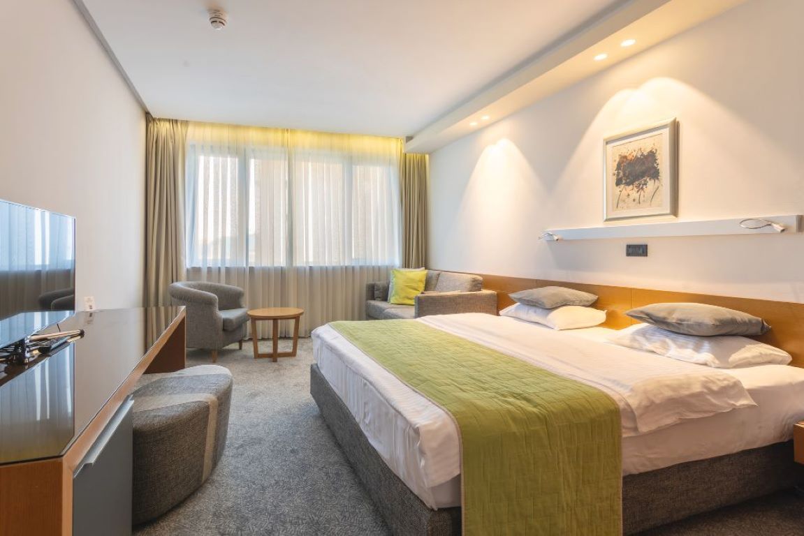 Hotel Mona Plaza Zlatibor-Superior soba.jpg
