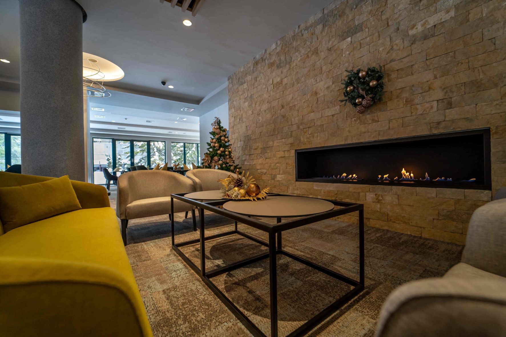 Mona Plaza Zlatibor Hotel-Lobby.jpg