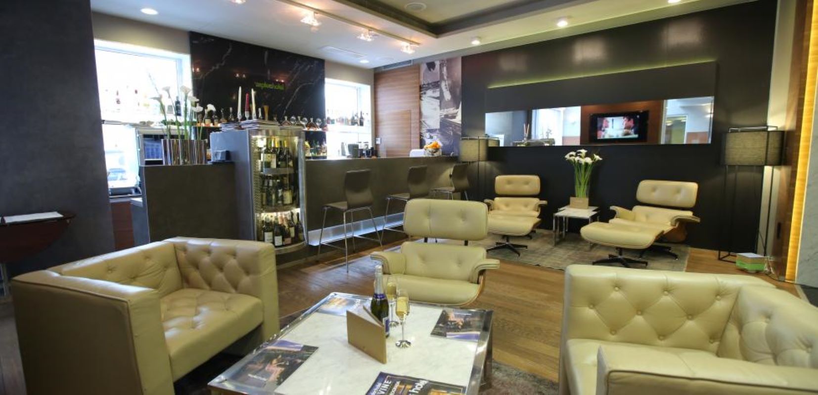 Zepter Belgrade Hotel-Lobby bar.jpg