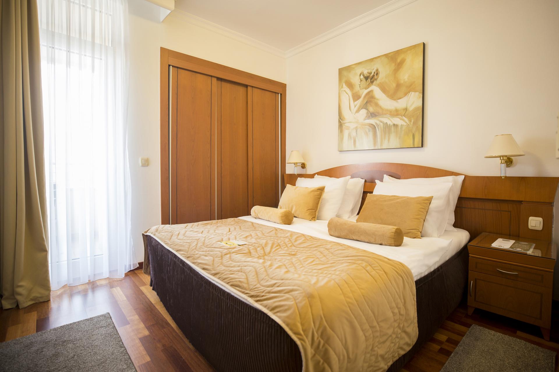 Hotel Izvor - francuski ležaj.png