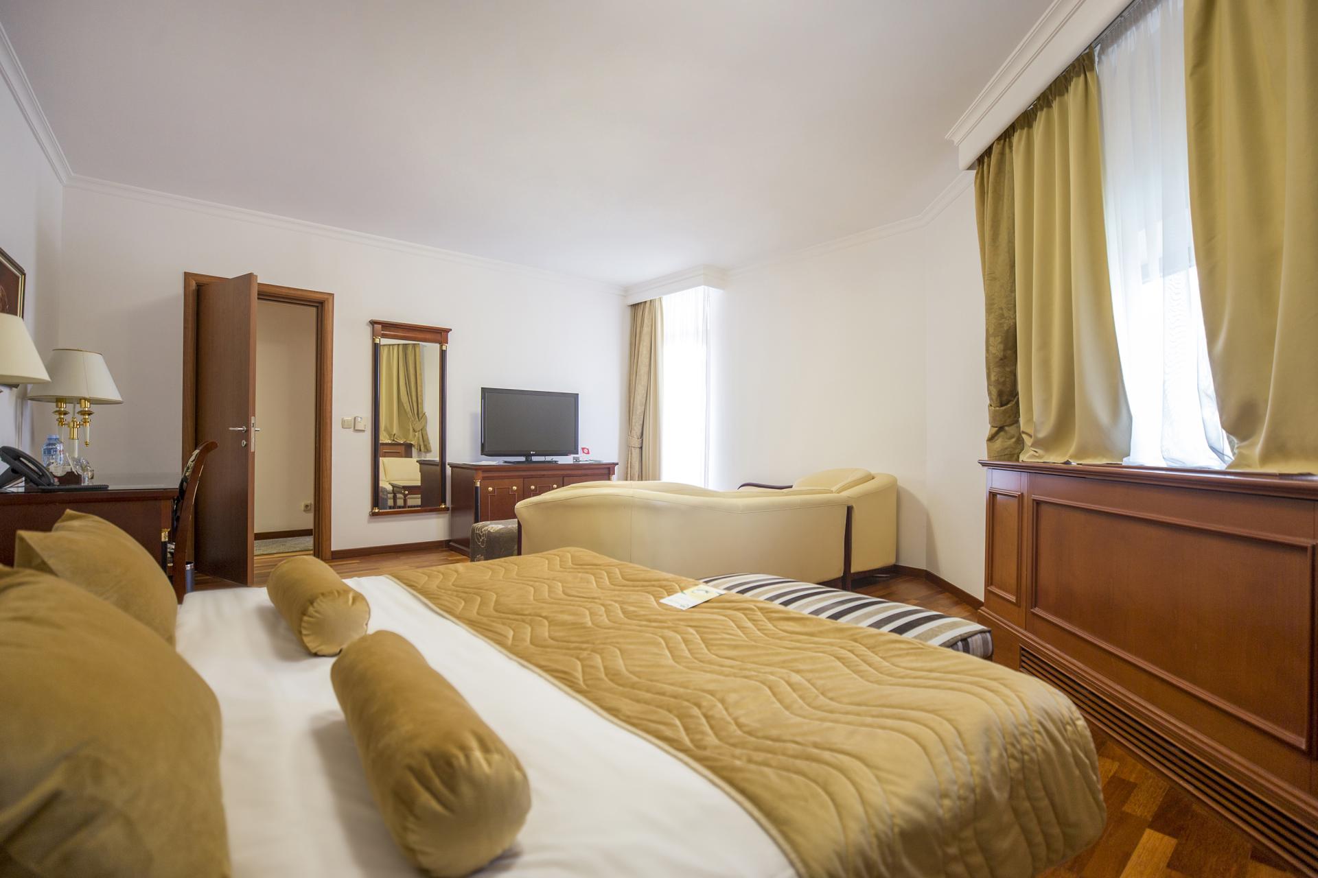 Hotel Izvor - pogled na sobu.png